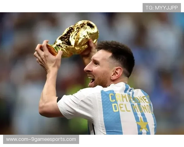 一位足球巨星如何用无尽热血与奋斗改变整个城市的命运与未来