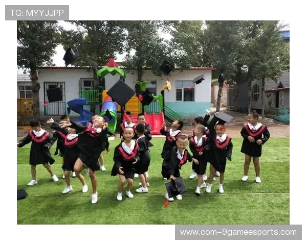 从童年梦想到绿茵传奇 足球球星成长轨迹全解析