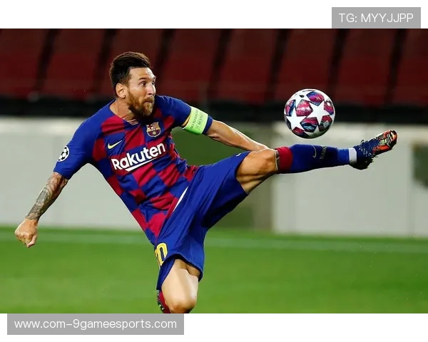 全球四大足球传奇球星风采全解析 经典瞬间及个人成就展示