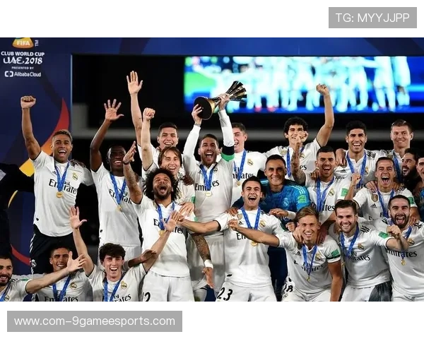 皇马荣耀100手机壳，展现球星风采，纪念足球传奇，致敬荣耀时刻