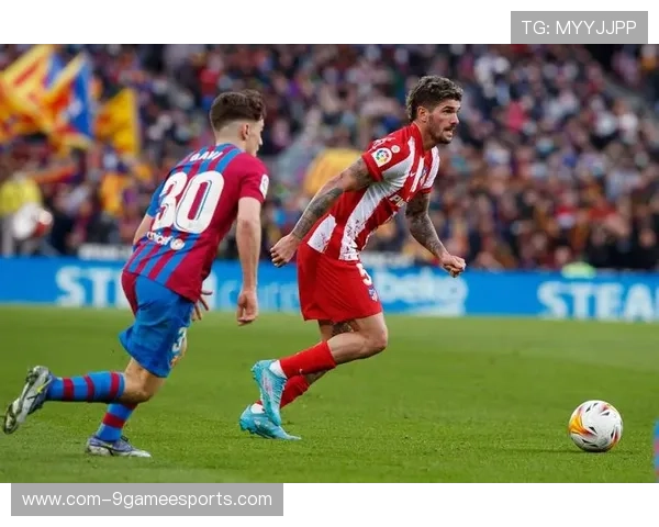 球星对抗赛引爆激情 球场内外的巅峰冲突与精彩瞬间