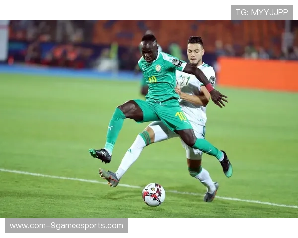 足球球星退役后重返赛场时间表及各大名将再度披挂上阵的精彩时刻 足球球星退役后重返赛场时间表及各大名将再度披挂上阵的精彩时刻